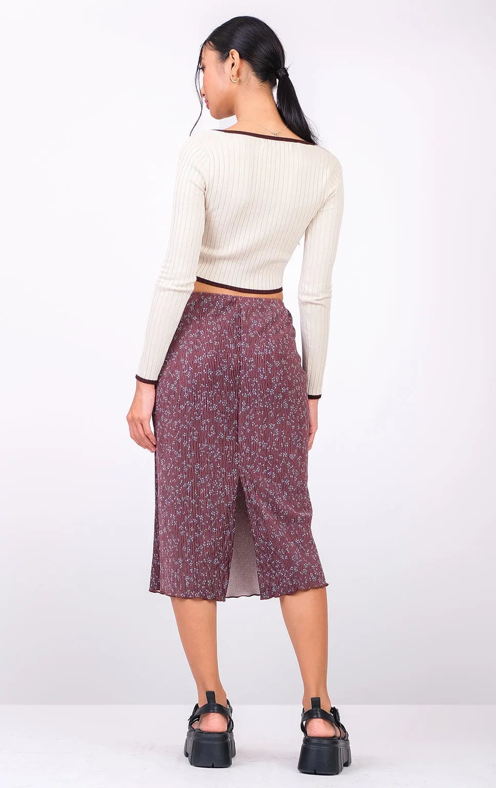 CONTRAST KNIT L/S CROP TOP WITH KEYHOLE AND RIBBON