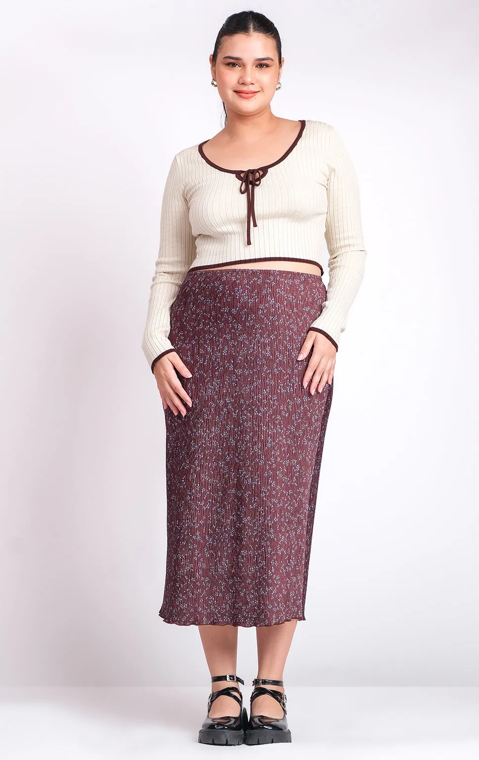 CONTRAST KNIT L/S CROP TOP WITH KEYHOLE AND RIBBON