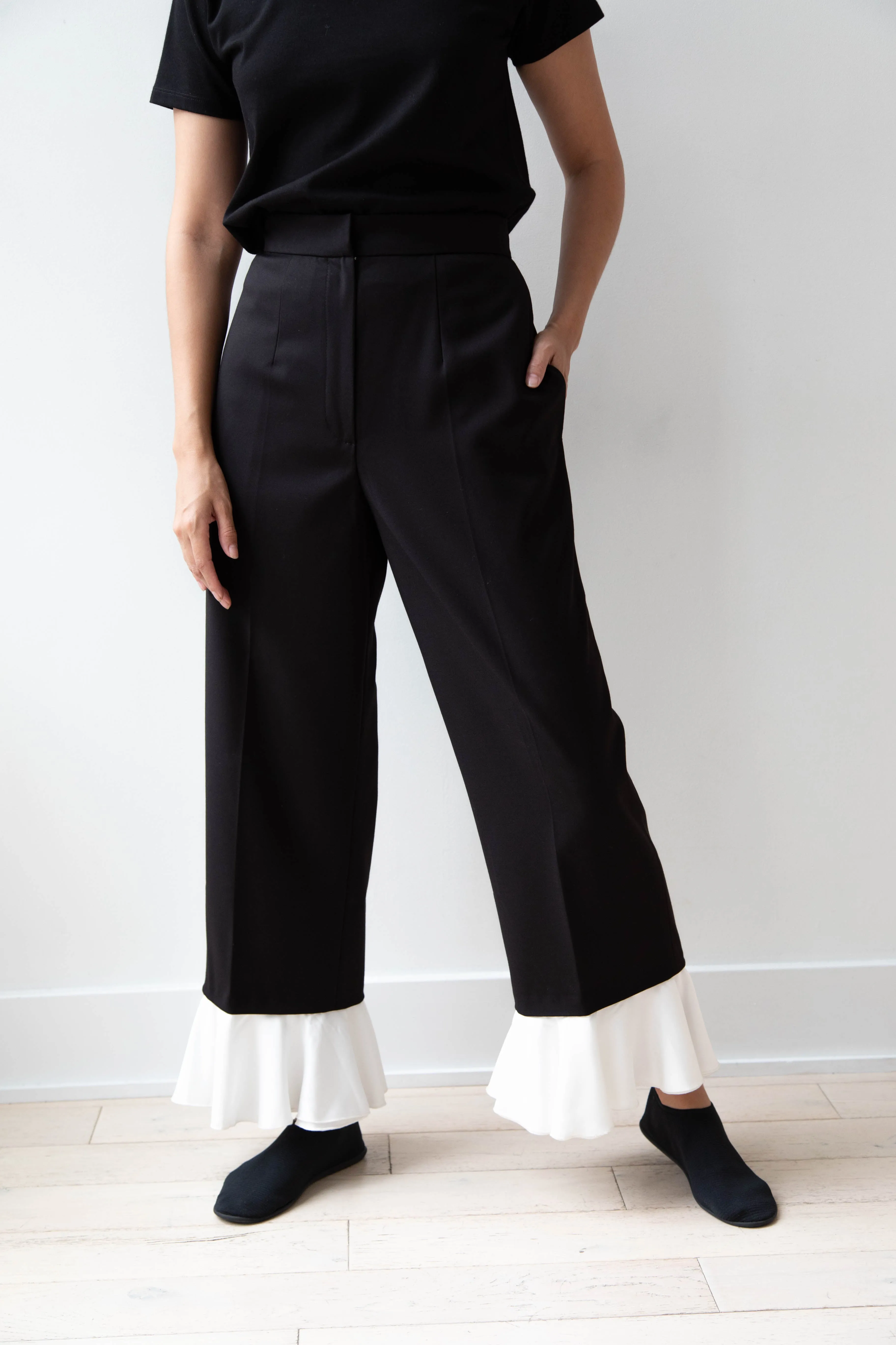 Delegan | Mateo Pants in Black