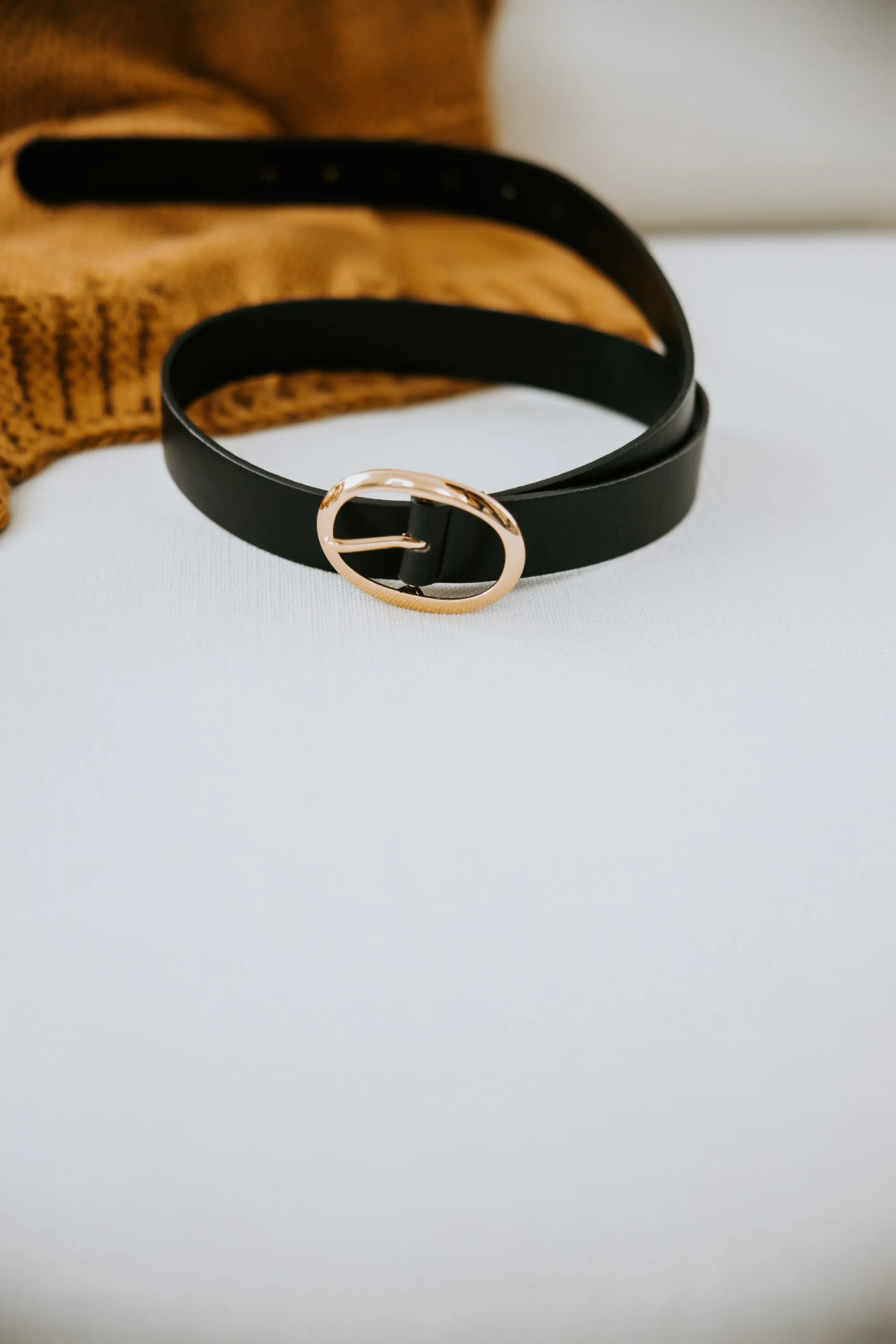 Effortless Detail Oval Belt