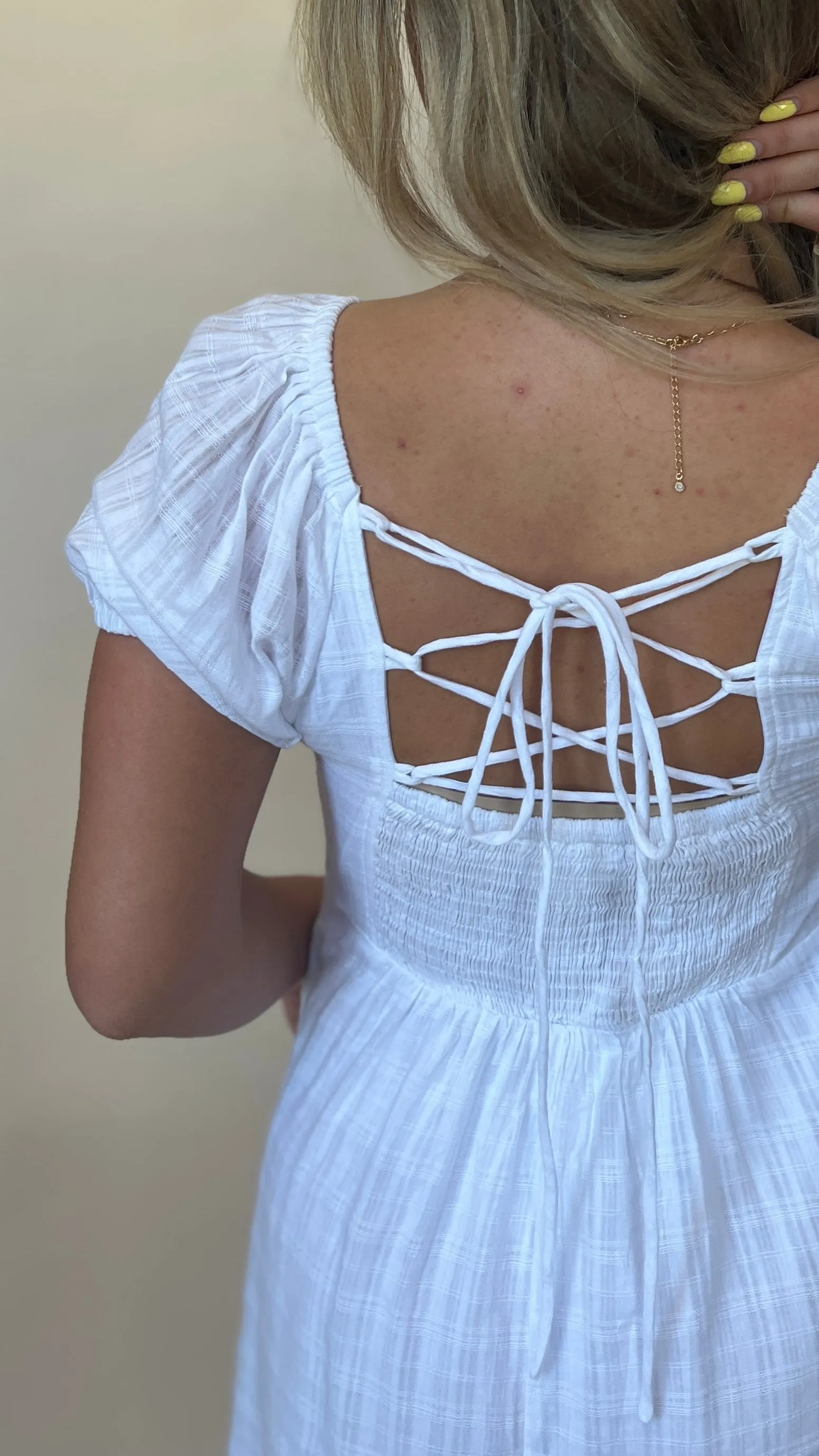 V-Wire Puff Sleeve Tie Back Dress